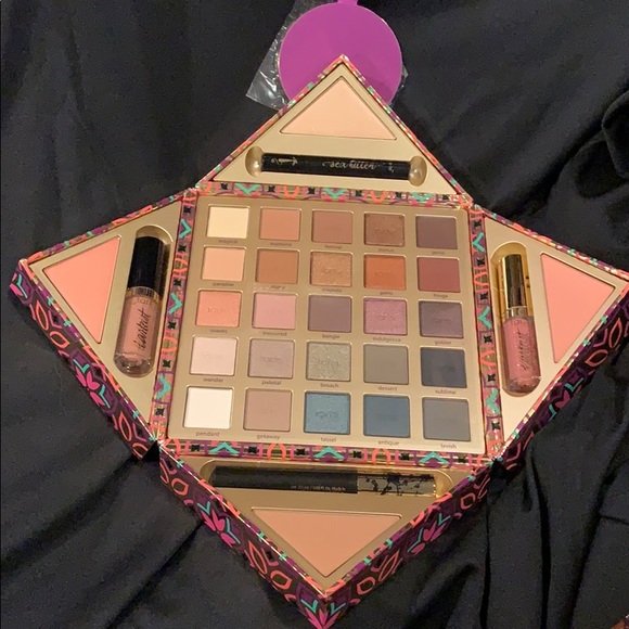 New in box Tarte Star Collector's Makeup Eyeshadow Palette limited edition new